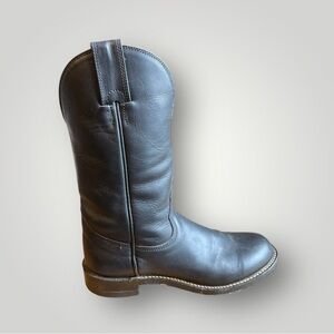 Women’s Black Round Toe Cowboy Boots , Size 6.5 B